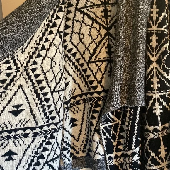 Size Large Cardigan with open front from Charming Charlie’s - Picture 5 of 6